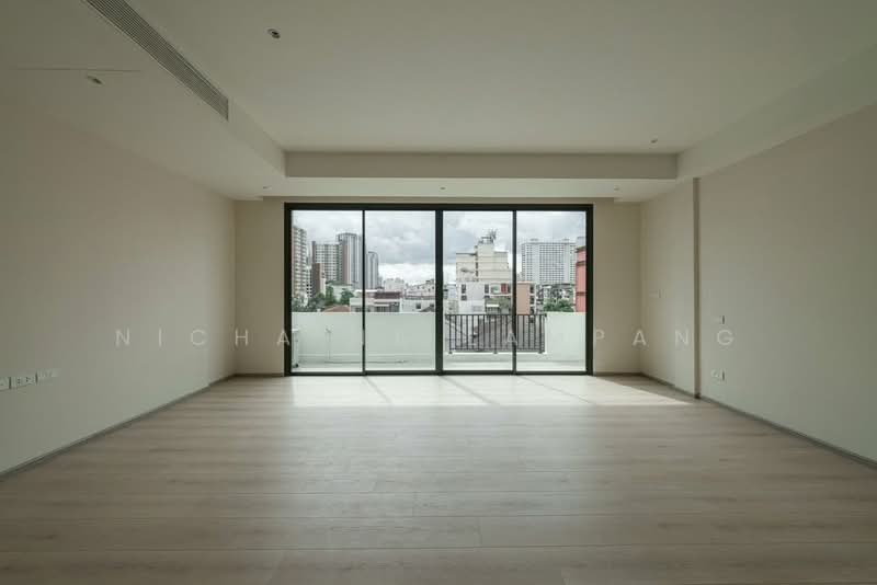 3-BR Townhouse, Bangkok, Huai Khwang, Bangkok, 3 Bedrooms, 380 sqm, Townhouse For Sale, by Nicha Na Lampang, 500455734 - DDproperty.com