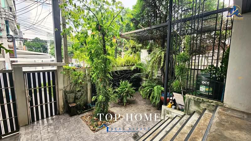 ขายด่วน ทาวน์โฮม 3 ชั้นขนาดใหญ่ ลาดพร้าว 101 ซอย 5, กรุงเทพ, คลองเจ้าคุณสิงห์, วังทองหลาง, กรุงเทพ, 650 ตร.ม., ทาวน์เฮ้าส์ ขาย, โดย คุณเเจง, 500455755 - DDproperty.com