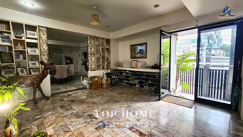 ขายด่วน ทาวน์โฮม 3 ชั้นขนาดใหญ่ ลาดพร้าว 101 ซอย 5, Bangkok, Khlong Chaokhun Sing, Wang Thonglang, Bangkok, 10+ Bedrooms, 650 sqm, Townhouse For Sale, by คุณเเจง, 500455755 - DDproperty.com