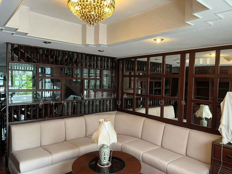 3-BR Townhouse, Bangkok, Silom, Bang Rak, Bangkok, 3 Bedrooms, 400 sqm, Townhouse For Rent, by Vichai Annavakulthorn, 500455803 - DDproperty.com
