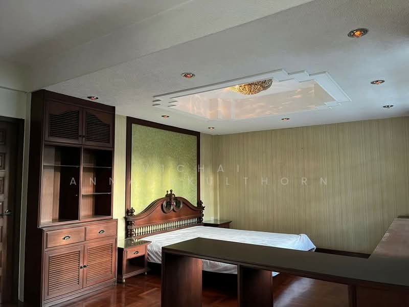 3-BR Townhouse, Bangkok, Silom, Bang Rak, Bangkok, 3 Bedrooms, 400 sqm, Townhouse For Rent, by Vichai Annavakulthorn, 500455803 - DDproperty.com