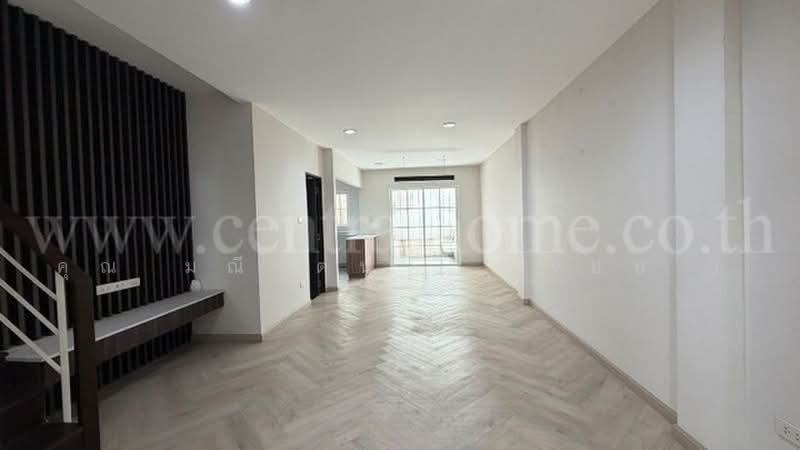 The Symphony Townhome : เดอะ ซิมโฟนี่ ทาวน์โฮม, กรุงเทพ, 189 ซอย นวมินทร์ 163, นวลจันทร์, บึงกุ่ม, กรุงเทพ, 180 ตร.ม., ทาวน์เฮ้าส์ ขาย, โดย คุณ มณีรัตน์ ( เจี๊ยบ ), 500455880 - DDproperty.com