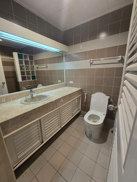 Asoke Towers, Bangkok, Sukhumvit 21 Road, Khlongtoei Nua, Watthana, Bangkok, 2 Bedrooms, 150 sqm, Condo For Sale, by Nicha Na Lampang, 500456131 - DDproperty.com