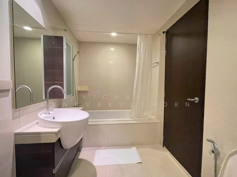 Sky Walk Residences, Bangkok, 1599 Sukhumvit Road, Phra Kanong Nua, Watthana, Bangkok, 1 Bedroom, 54 sqm, Condo For Rent, by Vichai Annavakulthorn, 500456170 - DDproperty.com