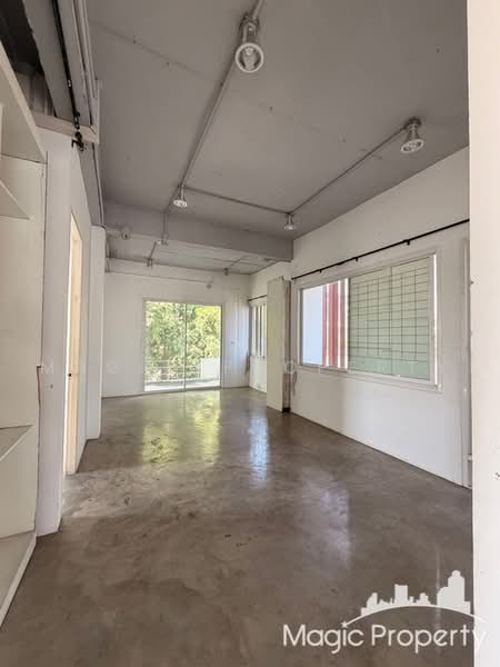 Home Office For Rent in Soi Phetchaburi 47, Bangkok, Bang Kapi, Huai Khwang, Bangkok, , 750 sqm, Shophouse For Rent, by Magic Property, 500456224 - DDproperty.com