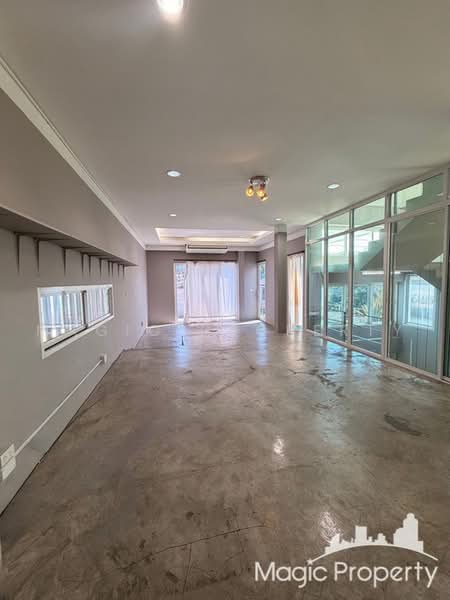 Home Office For Rent in Soi Phetchaburi 47, Bangkok, Bang Kapi, Huai Khwang, Bangkok, , 750 sqm, Shophouse For Rent, by Magic Property, 500456224 - DDproperty.com
