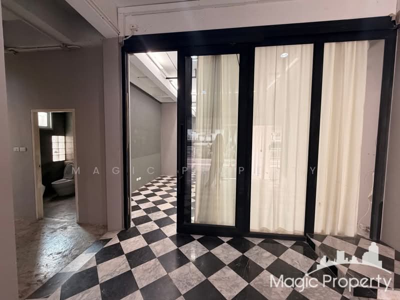 Home Office For Rent in Soi Phetchaburi 47, Bangkok, Bang Kapi, Huai Khwang, Bangkok, , 750 sqm, Shophouse For Rent, by Magic Property, 500456224 - DDproperty.com