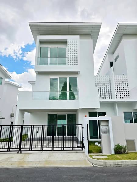 Nirvana Absolute Ekkamai-Ramintra, Bangkok, Soi Sukonthasawat 19, Lat Phrao, Bangkok, 4 Bedrooms, 230 sqm, Single Detached House For Sale, by Suchada Yodyiem, 500456230 - DDproperty.com