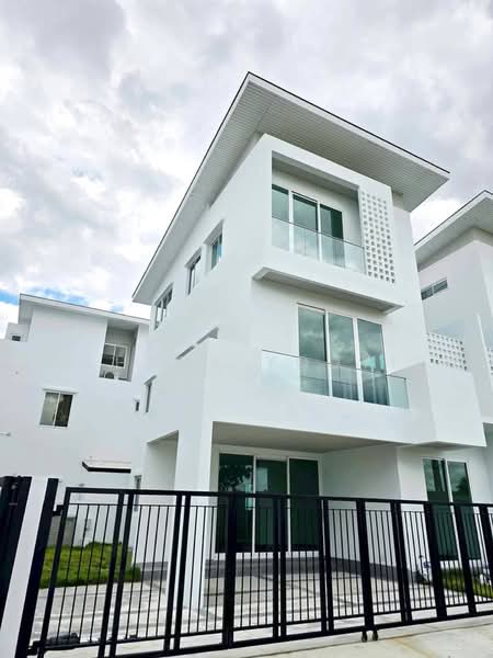 Nirvana Absolute Ekkamai-Ramintra, Bangkok, Soi Sukonthasawat 19, Lat Phrao, Bangkok, 4 Bedrooms, 230 sqm, Single Detached House For Sale, by Suchada Yodyiem, 500456230 - DDproperty.com