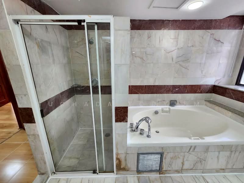 President Park Sukhumvit 24, Bangkok, 99 Sukhumvit 24 Alley, Khlongtoei Nua, Watthana, Bangkok, 3 Bedrooms, 260 sqm, Condo For Sale, by Suchada Yodyiem, 500456299 - DDproperty.com