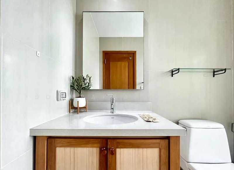 The Emporio Place, Bangkok, 93 Soi Sukhumvit 24, Sukhumvit Road, Khong Tan, Khlong Toei, Bangkok, 2 Bedrooms, 105 sqm, Condo For Rent, by Boonraksa Sopak, 500456376 - DDproperty.com