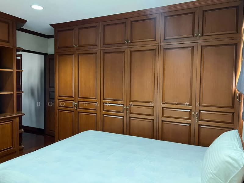 4-BR House, Bangkok, Din Daeng, Bangkok, 4 Bedrooms, 300 sqm, Single Detached House For Rent, by Boonraksa Sopak, 500456417 - DDproperty.com
