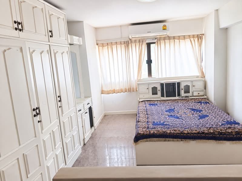 Thonglor Tower, Bangkok, Soi Thonglor, Sukhumvit 55 Road, Khlongtoei Nua, Watthana, Bangkok, 2 Bedrooms, 48 sqm, Condo For Rent, by Gochaporn Fongsupa, 500456427 - DDproperty.com