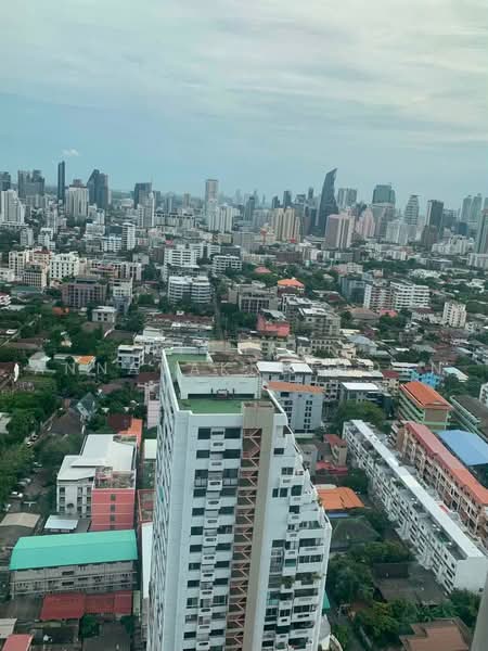 The Base Phetchaburi-Thonglor, Bangkok, Phetchaburi Rd, Bang Kapi, Huai Khwang, Bangkok, 1 Bedroom, 35 sqm, Condo For Rent, by Vichai Annavakulthorn, 500456546 - DDproperty.com