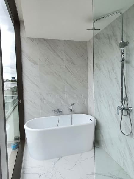 Fynn Asoke, Bangkok, 28 Sukhumvit 10 Alley, Khlong Toei, Bangkok, 2 Bedrooms, 62 sqm, Condo For Rent, by Vichai Annavakulthorn, 500456577 - DDproperty.com