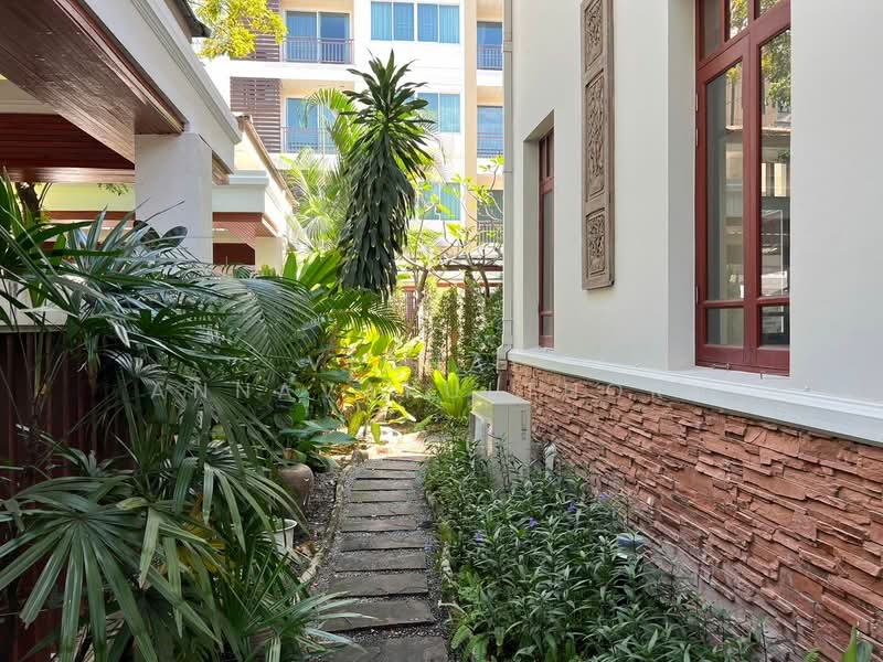 4-BR Villa, Bangkok, Phra Kanong Nua, Watthana, Bangkok, 4 Bedrooms, 620 sqm, Villa For Rent, by Vichai Annavakulthorn, 500456585 - DDproperty.com