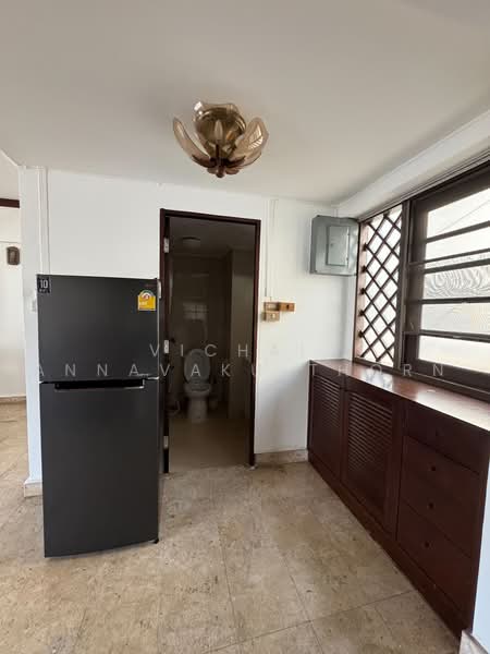 Yada Residential, Bangkok, 16 Phrom Sak Alley, Khlong Tan Nua, Watthana, Bangkok, 3 Bedrooms, 150 sqm, Condo For Rent, by Vichai Annavakulthorn, 500456812 - DDproperty.com