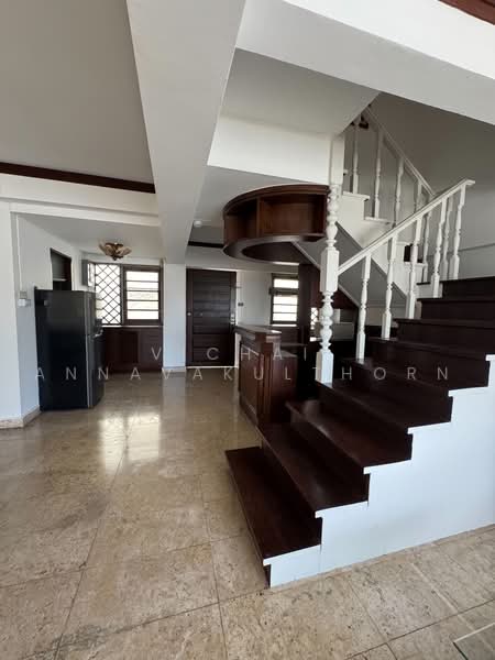 Yada Residential, Bangkok, 16 Phrom Sak Alley, Khlong Tan Nua, Watthana, Bangkok, 3 Bedrooms, 150 sqm, Condo For Rent, by Vichai Annavakulthorn, 500456812 - DDproperty.com
