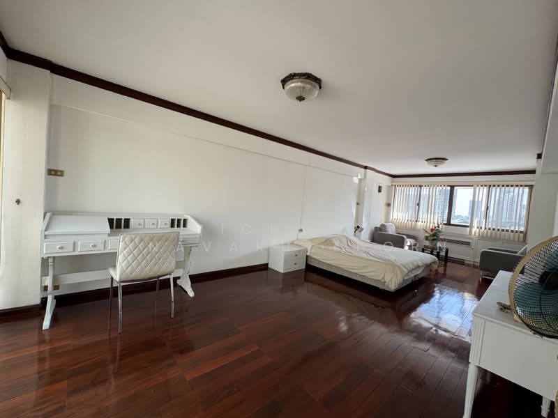 Yada Residential, Bangkok, 16 Phrom Sak Alley, Khlong Tan Nua, Watthana, Bangkok, 3 Bedrooms, 150 sqm, Condo For Rent, by Vichai Annavakulthorn, 500456812 - DDproperty.com