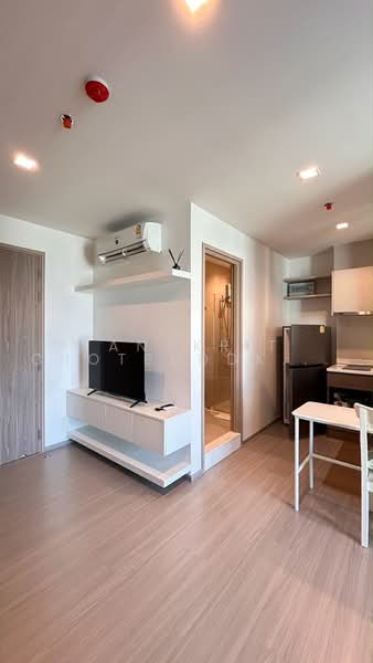 Life Sathorn Sierra, Bangkok, Ratchaphruek Rd, Talat Plu, Thon Buri, Bangkok, 1 Bedroom, 33 sqm, Condo For Rent, by Tanakrit Chotbuddkayan, 500456875 - DDproperty.com