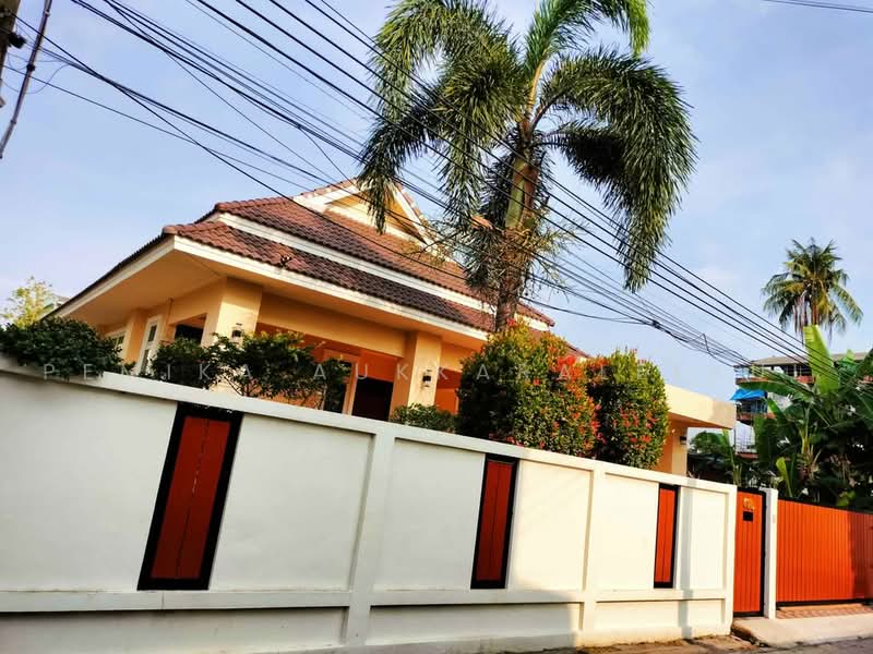 3-BR House, Bangkok, Bang Waek, Phasi Charoen, Bangkok, 3 Bedrooms, 150 sqm, Single Detached House For Sale, by Pemika Aukkaraleekul, 500456909 - DDproperty.com