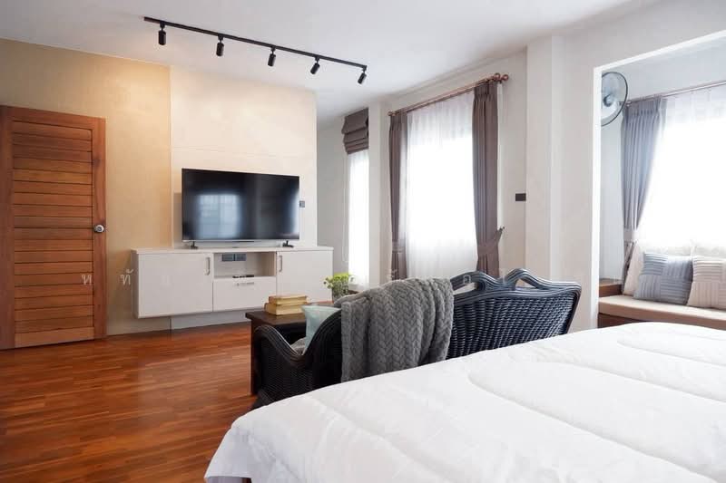 บ้านพูลวิลล่า สไตล์โมเดิร์น Fully Furnished พร้อมเข้าอยู่ ทำเลดีที่สุด หลังตลาดแม่เหียะ เชียงใหม่, เชียงใหม่, รอบเมืองเชียงใหม่, แม่เหียะ, เมืองเชียงใหม่, เชียงใหม่, 380 ตร.ม., บ้านเดี่ยว ขาย, โดย หทัยรัตน์ จรัสอุไรสิน, 500456958 - DDproperty.com