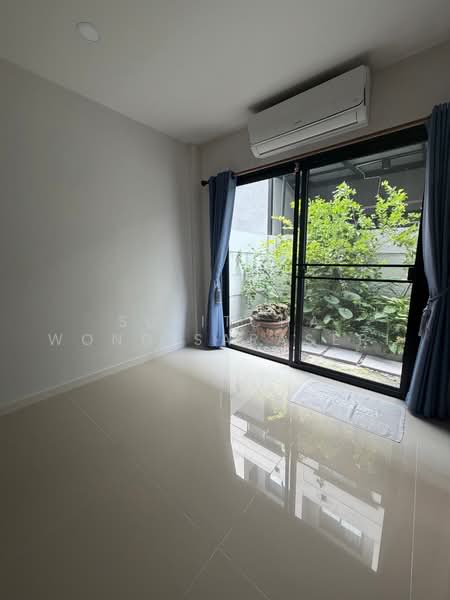 3-BR Townhouse, Bangkok, Thab Yao, Lat Krabang, Bangkok, 3 Bedrooms, 72 sqm, Townhouse For Sale, by Supitcha Wongisaraseri, 500456965 - DDproperty.com