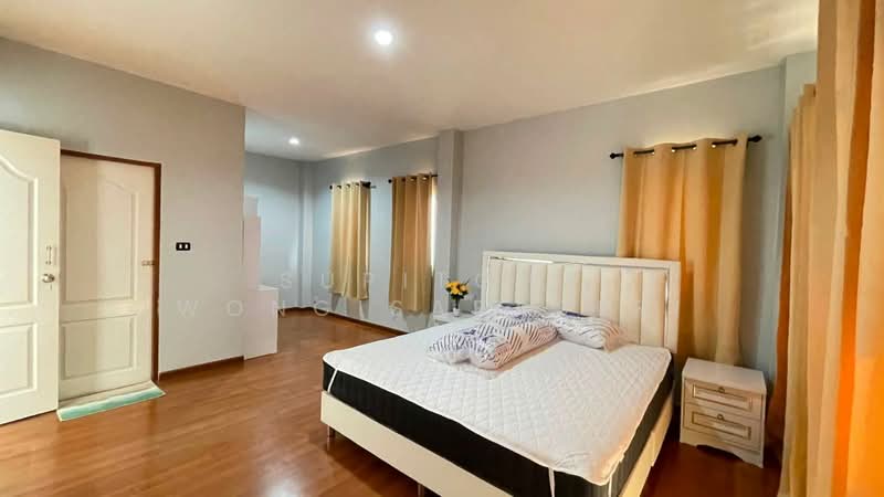 Baan Lalin The Young Executive Onnut-Wongwaen-Suwannabhumi, Bangkok, Chaloem Phrakiat Rama 9 Road, Dok Mai, Prawet, Bangkok, 4 Bedrooms, 140 sqm, Single Detached House For Sale, by Supitcha Wongisaraseri, 500457022 - DDproperty.com