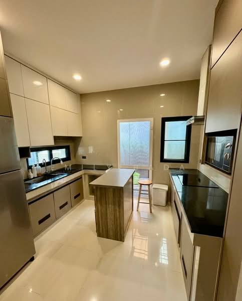 undefined, กรุงเทพ, บางขุนศรี, บางกอกน้อย, กรุงเทพ, 245 ตร.ม., บ้านเดี่ยว ขาย, โดย Emily Bada, 500457032 - DDproperty.com