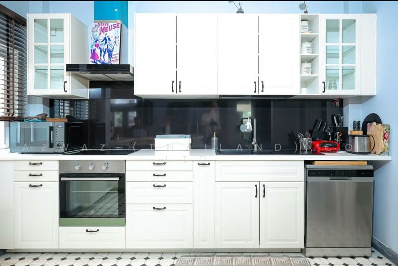 Rare 200 SqM 5BR House for Rent in Sukhumvit–Phra Khanong, Bangkok, Phra Kanong Nua, Watthana, Bangkok, 5 Bedrooms, 200 sqm, Single Detached House For Rent, by Fazwaz (Thailand) Co., Ltd., 500457066 - DDproperty.com