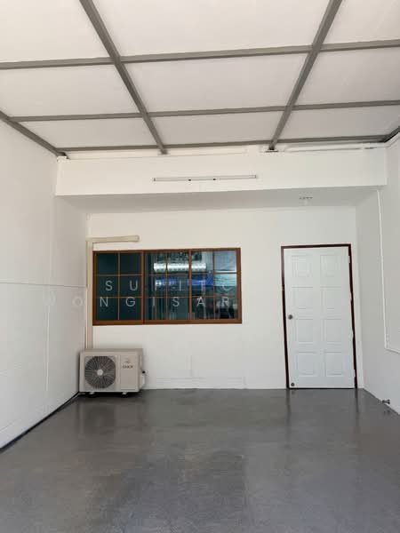 Baan Preecha 8, Bangkok, 458 Huamark Road, Hua Mak, Bang Kapi, Bangkok, 2 Bedrooms, 93 sqm, Townhouse For Sale, by Supitcha Wongisaraseri, 500457099 - DDproperty.com