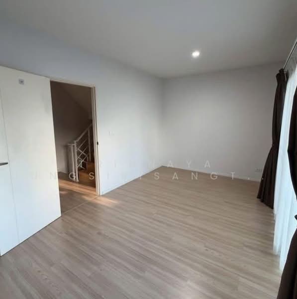 Baan Klang Muang Rama 9-On Nut, Bangkok, Bangkok-Chonburi New Road, Prawet, Bangkok, 4 Bedrooms, 325 sqm, Townhouse For Sale, by Trinnaya Dungsirisangthong, 500457241 - DDproperty.com