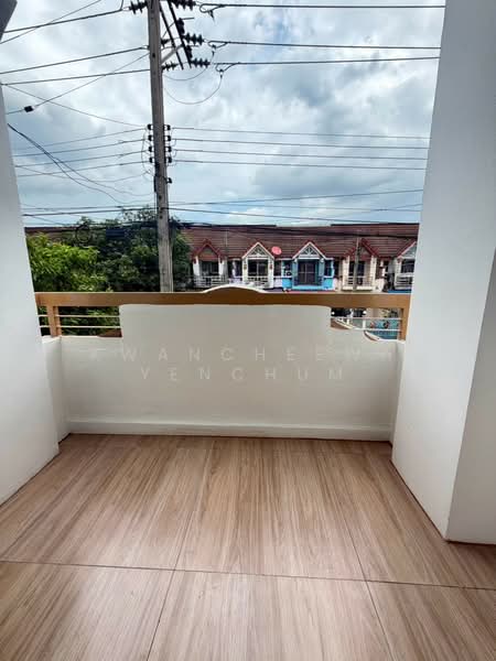 Poonsinh Thani 3, Bangkok, Rat Phatthana Road, Khlong Song Ton Nun, Lat Krabang, Bangkok, 2 Bedrooms, 75 sqm, Townhouse For Sale, by Kwancheewa Yenchum, 500457255 - DDproperty.com