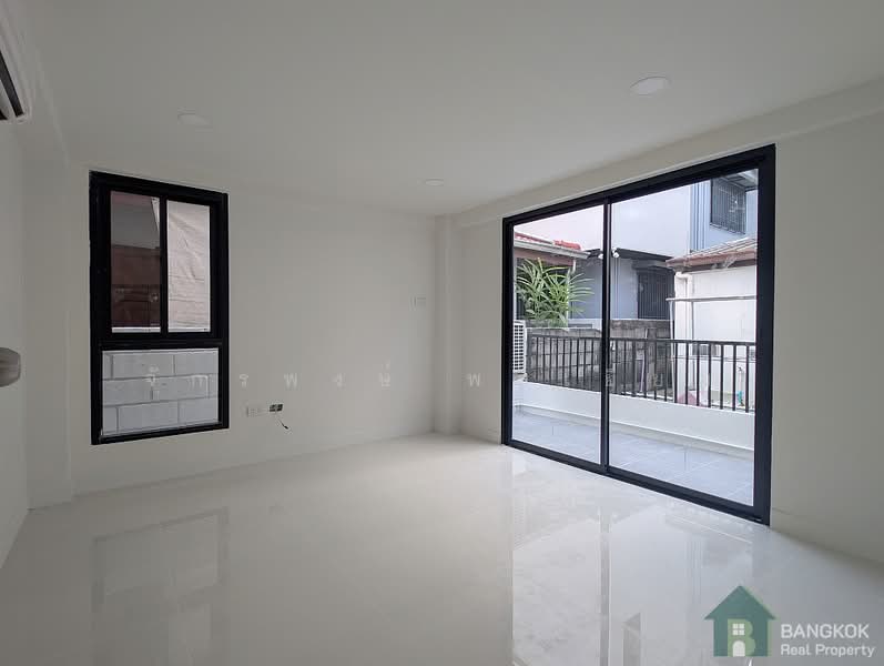 Sammakorn Ramkamhang 112, Bangkok, Saphan Sung, Bangkok, 4 Bedrooms, 230 sqm, Single Detached House For Rent, by Chakkrapong Ponyeam, 500457323 - DDproperty.com