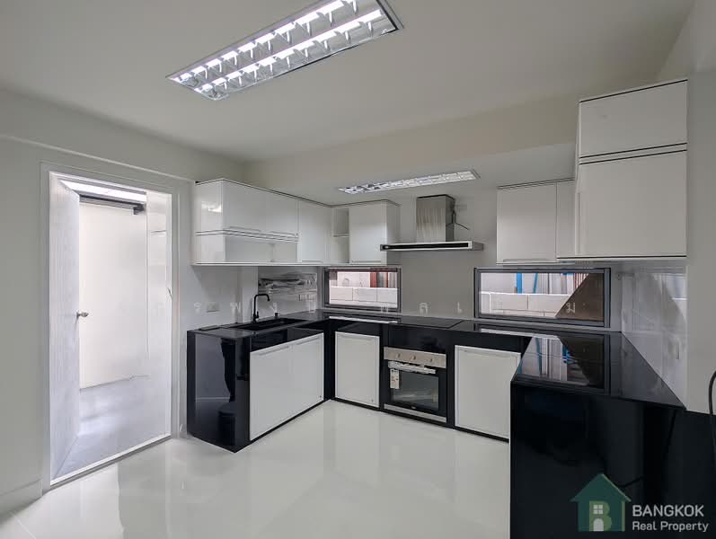 Sammakorn Ramkamhang 112, Bangkok, Saphan Sung, Bangkok, 4 Bedrooms, 230 sqm, Single Detached House For Rent, by Chakkrapong Ponyeam, 500457323 - DDproperty.com