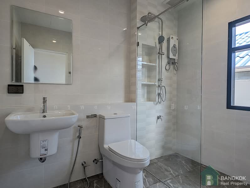 Sammakorn Ramkamhang 112, Bangkok, Saphan Sung, Bangkok, 4 Bedrooms, 230 sqm, Single Detached House For Rent, by Chakkrapong Ponyeam, 500457323 - DDproperty.com
