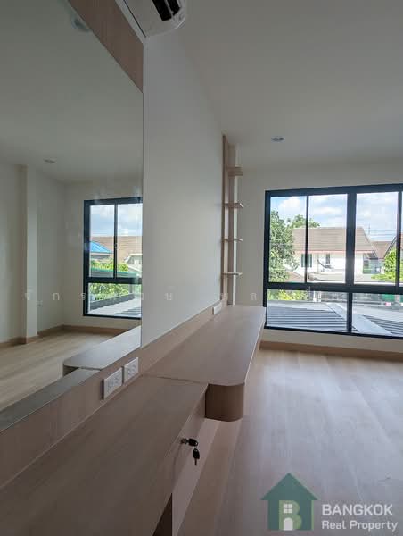 Sammakorn Ramkamhang 112, Bangkok, Saphan Sung, Bangkok, 4 Bedrooms, 230 sqm, Single Detached House For Rent, by Chakkrapong Ponyeam, 500457323 - DDproperty.com