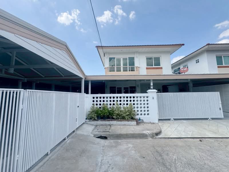 หมู่บ้านศุภาลัยการ์เด้นวิลล์ แจ้งวัฒนะ-หลักสี่ ซ.โกสุมรวมใจ 44 แขวงสีกัน เขตดอนเมือง, Bangkok, โกสุมรวมใจ, Si Khan, Don Mueang, Bangkok, 4 Bedrooms, 160 sqm, Semi-Detached House (Twin House) For Sale, by นภัสศรณ์ วงศ์สินไทยกร (นันท์), 500457362 - DDproperty.com