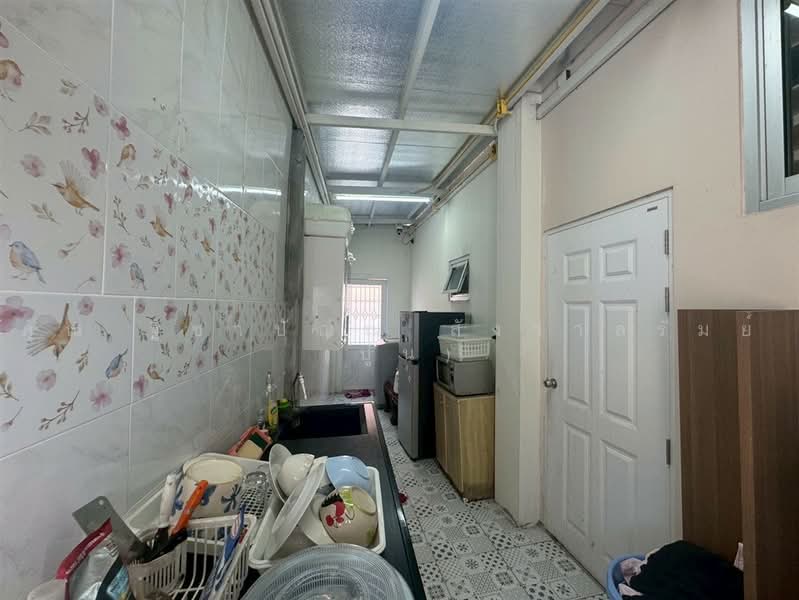 บ้านเดี่ยว 2 ชั้น 51 ตร.ว. บ้านเดี่ยว ซอยเรวดี4 ถนนเรวดี, Nonthaburi, ถนนเรวดี, Talat Kwan, Muang Nonthaburi, Nonthaburi, 4 Bedrooms, 220 sqm, Single Detached House For Sale, by คุณ ฐิชาปัณณ์ สังวาลรัมย์ (ปูน), 500457366 - DDproperty.com