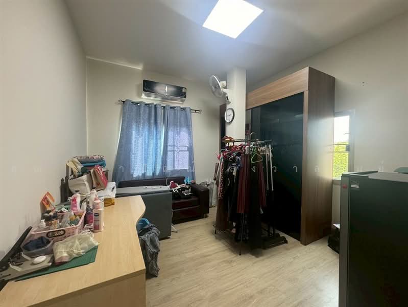 บ้านเดี่ยว 2 ชั้น 51 ตร.ว. บ้านเดี่ยว ซอยเรวดี4 ถนนเรวดี, Nonthaburi, ถนนเรวดี, Talat Kwan, Muang Nonthaburi, Nonthaburi, 4 Bedrooms, 220 sqm, Single Detached House For Sale, by คุณ ฐิชาปัณณ์ สังวาลรัมย์ (ปูน), 500457366 - DDproperty.com