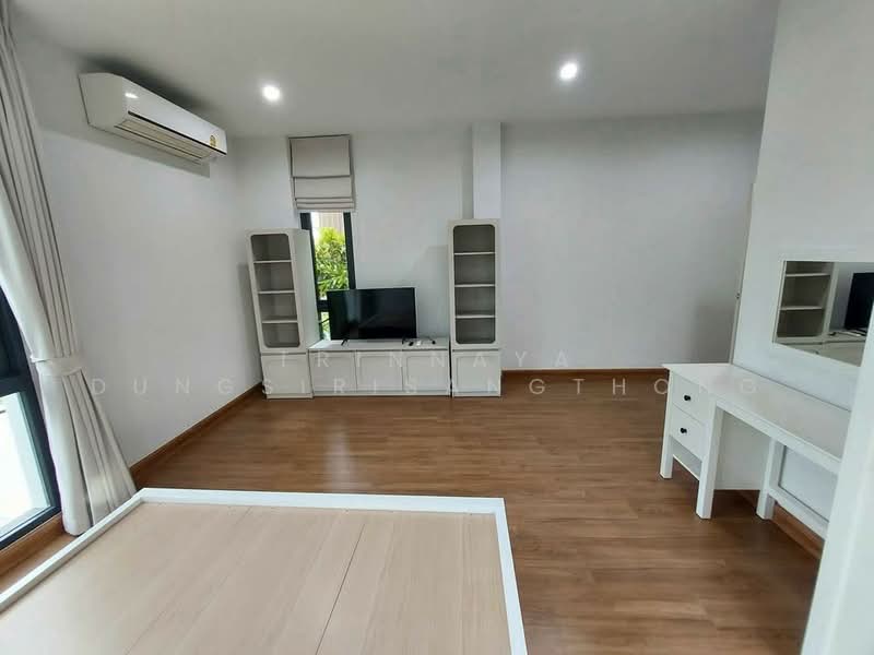 Baan Klang Muang Ladprao 101 Station, Bangkok, Soi Ladprao 101 Yeak 42, Khlong Chan, Bang Kapi, Bangkok, 4 Bedrooms, 200 sqm, Townhouse For Rent, by Trinnaya Dungsirisangthong, 500457375 - DDproperty.com