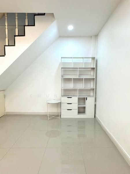 ให้เช่าทาวน์เฮาส์ 2 ชั้น + ดาดฟ้า สุขุมวิท 81 ใกล้ BTS อ่อนนุช เพียง 400 เมตร (SPSMG120), กรุงเทพ, สุขุมวิท 81, บางจาก, พระโขนง, กรุงเทพ, 140 ตร.ม., ทาวน์เฮ้าส์ ให้เช่า, โดย Khun Ming, 500457443 - DDproperty.com