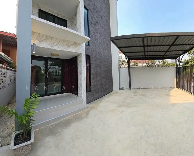 4-BR House, Bangkok, Khlong Kum, Bueng Kum, Bangkok, 4 Bedrooms, 275 sqm, Single Detached House For Rent, by Kanyapuk Tinanop, 500457469 - DDproperty.com