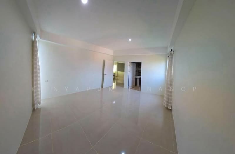 4-BR House, Bangkok, Khlong Kum, Bueng Kum, Bangkok, 4 Bedrooms, 275 sqm, Single Detached House For Rent, by Kanyapuk Tinanop, 500457469 - DDproperty.com