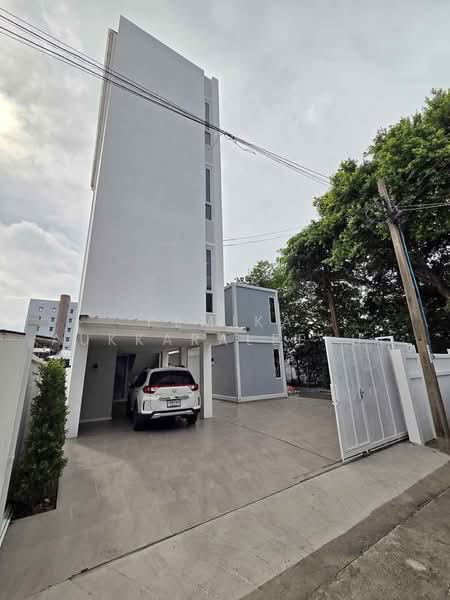 3-BR House, Bangkok, Lat Phrao, Bangkok, 3 Bedrooms, 263 sqm, Single Detached House For Sale, by Pemika Aukkaraleekul, 500457470 - DDproperty.com