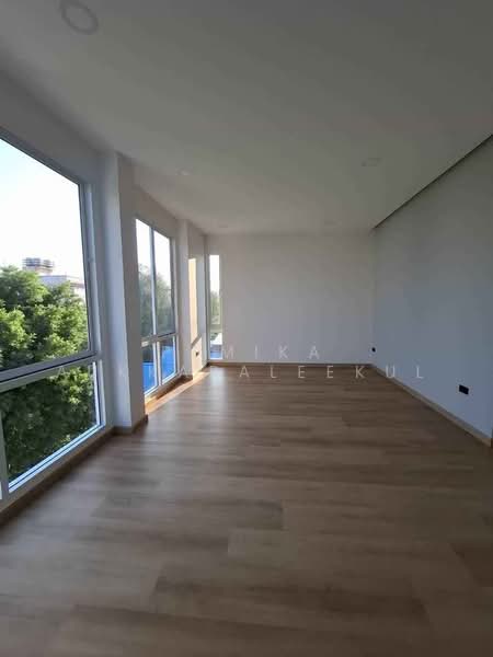 3-BR House, Bangkok, Lat Phrao, Bangkok, 3 Bedrooms, 263 sqm, Single Detached House For Sale, by Pemika Aukkaraleekul, 500457470 - DDproperty.com