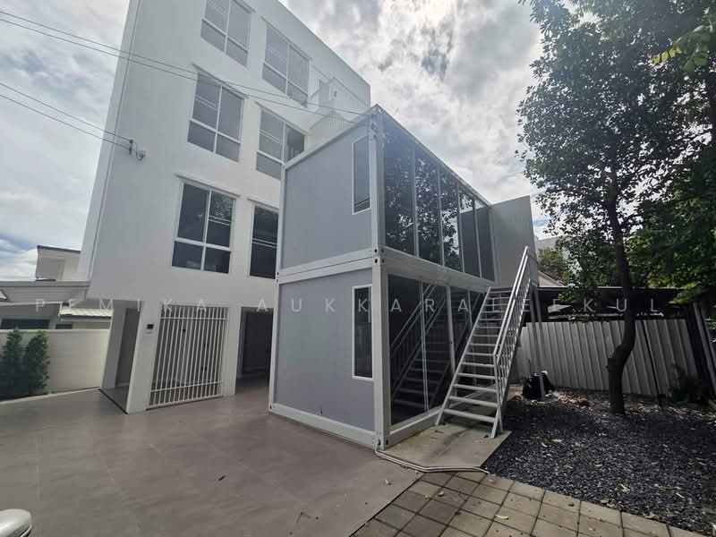 3-BR House, Bangkok, Lat Phrao, Bangkok, 3 Bedrooms, 263 sqm, Single Detached House For Sale, by Pemika Aukkaraleekul, 500457470 - DDproperty.com