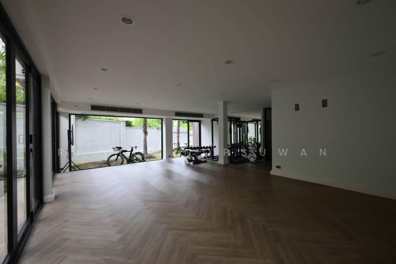 บ้านเดี่ยวระดับ Ultra Luxury ที่ดิน 259.6 ตารางวา 4–6 ห้องนอน วิวทะเลสาบ ขาย 140 ล้านบาท, นนทบุรี, บางตลาด, ปากเกร็ด, นนทบุรี, 1,505 ตร.ม., บ้านเดี่ยว ขาย, โดย Rachen Nopsuwan, 500457483 - DDproperty.com
