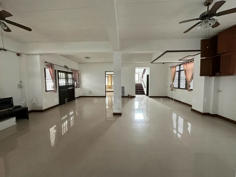 7-BR House, Bangkok, Bang Na Nuea, Bang Na, Bangkok, 7 Bedrooms, 720 sqm, Single Detached House For Rent, by Jakree Buajatturat, 500457493 - DDproperty.com