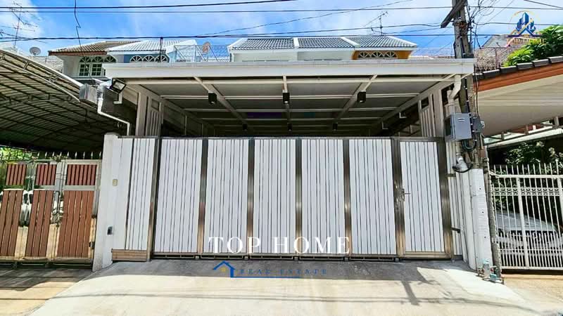 ขายด่วน! ทาวน์โฮม 3.5 ชั้น รีโนเวทใหม่ทั้งหลัง ซอยสาธุประดิษฐ์ 40 ทำเลกลางเมือง พร้อมเข้าอยู่, Bangkok, Bang Pong Pang, Yan Nawa, Bangkok, 5 Bedrooms, 220 sqm, Townhouse For Sale, by คุณเจ, 500457527 - DDproperty.com